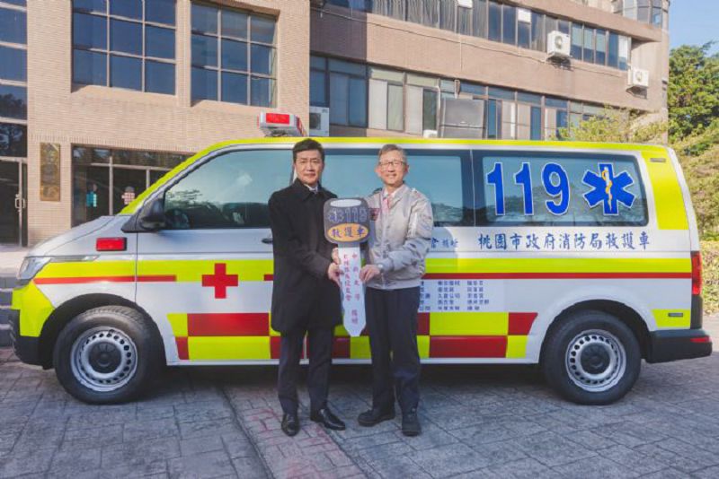 中央大學EMBA校友會捐贈救護車