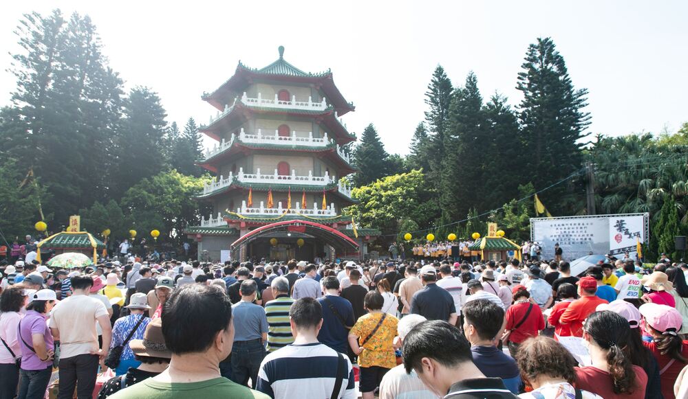 全臺規模最大 新屋葉五美家族 萬人祭祖