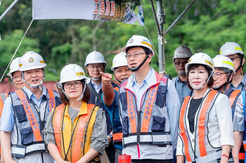 張善政視察大嵙崁清淤輸送系統工程 改善交通提升清淤效率