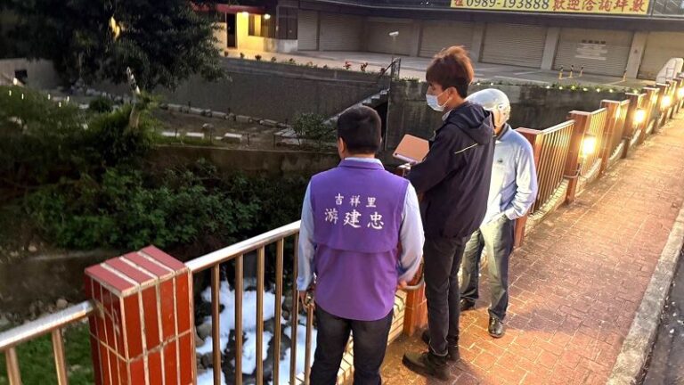 大坑溪泡泡河污染 環局摸黑緝兇