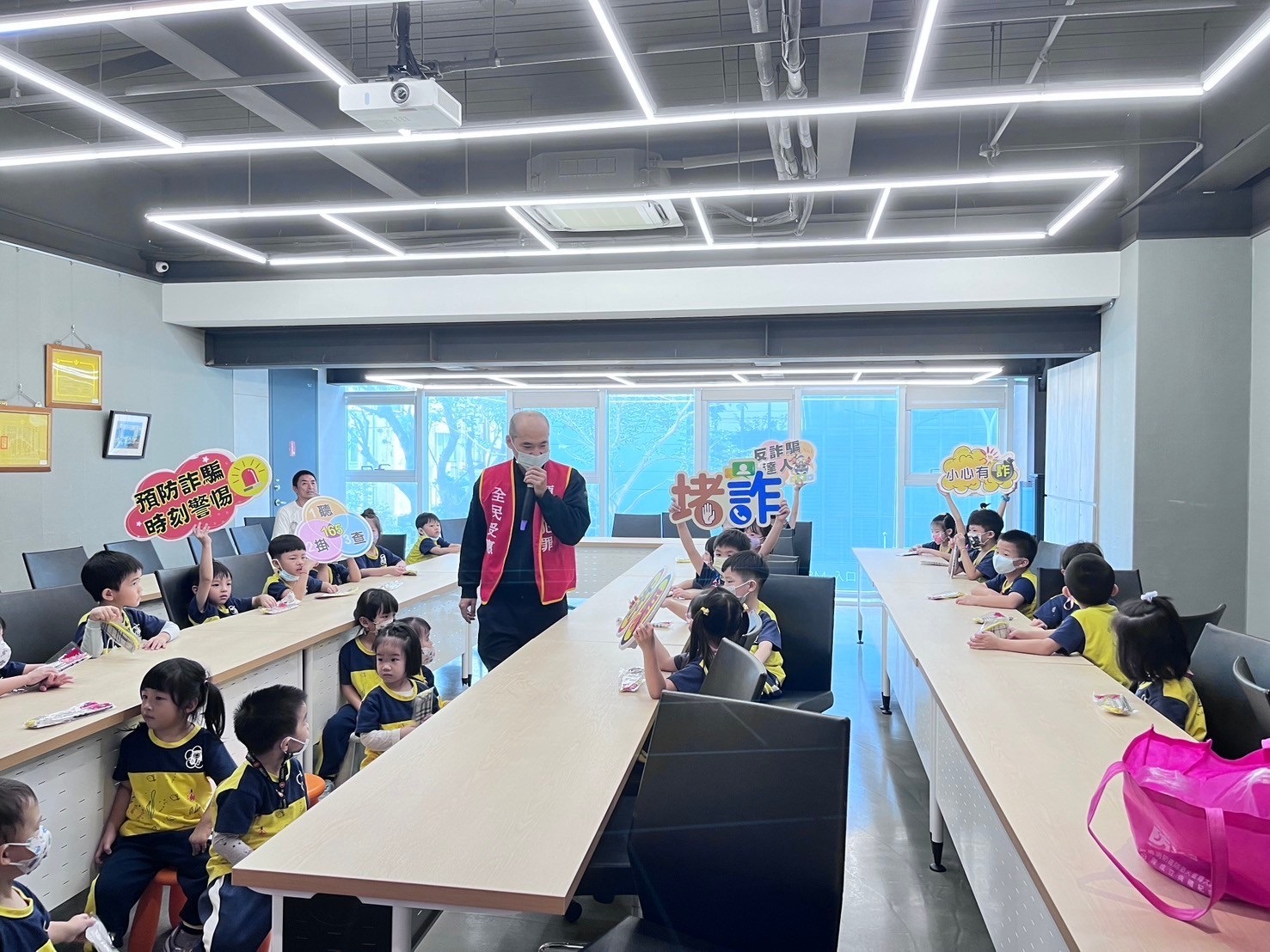 桃檢署強力宣導反毒打詐165伴您行