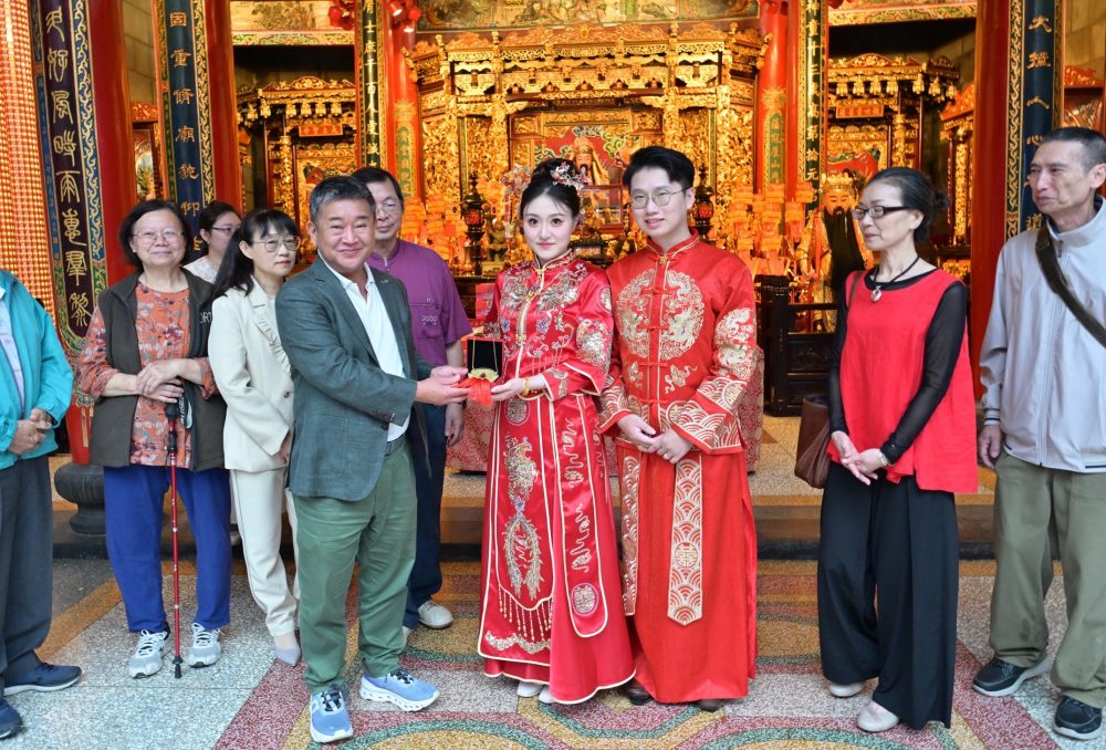 桃園大廟景福宮月老神君神威顯赫 福證新人締結良緣