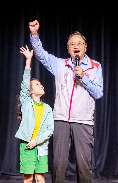 《牽手進劇場》活動 桃園精彩開演 張善政：培養桃園藝術種子