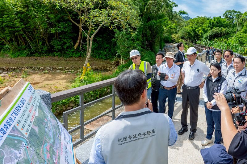 張善政視察草嶺溪水環境營造工程 期勉打造大龍門廊帶重要景點