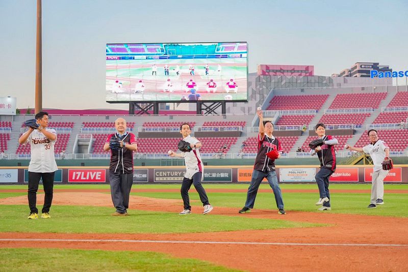 臺日韓職棒交流賽 樂天桃猿首戰樂天金鷲 開啟三國職棒交流新篇章