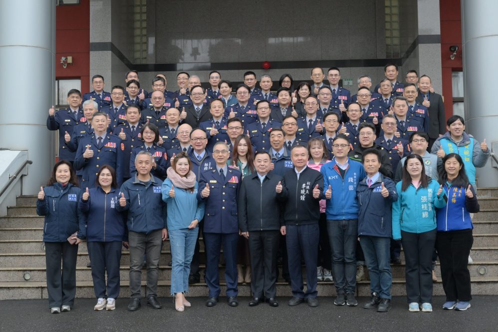 桃市議長邱奕勝率團春節前夕贈254萬元慰勞警消基層
