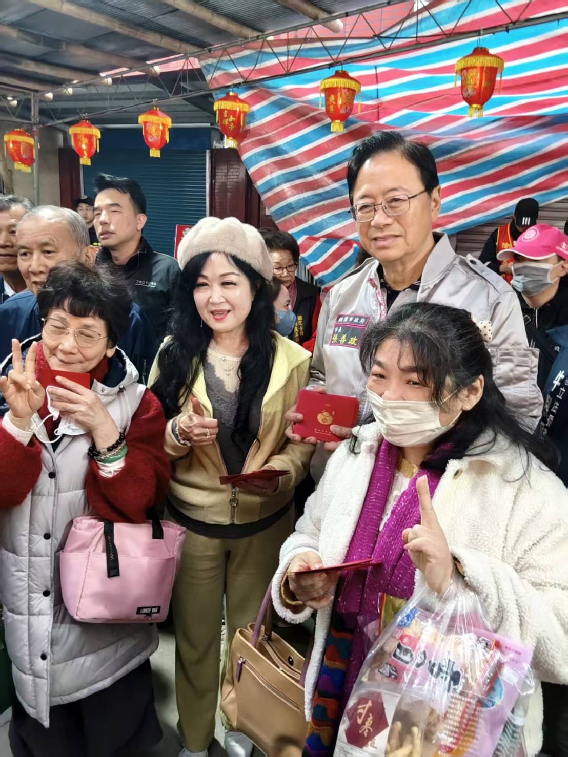 桃園市長張善政春節寺廟走春祈福 向市民賀年