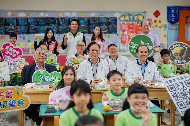 桃市免費營養午餐政策屆滿三載 張善政視察幸福國小肯定跨局處成果