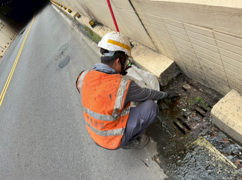 龍岡人行地下道 養工處檢視改善