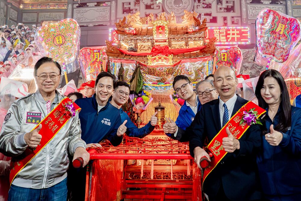 桃園龍德宮媽祖遶境起駕 人山人海