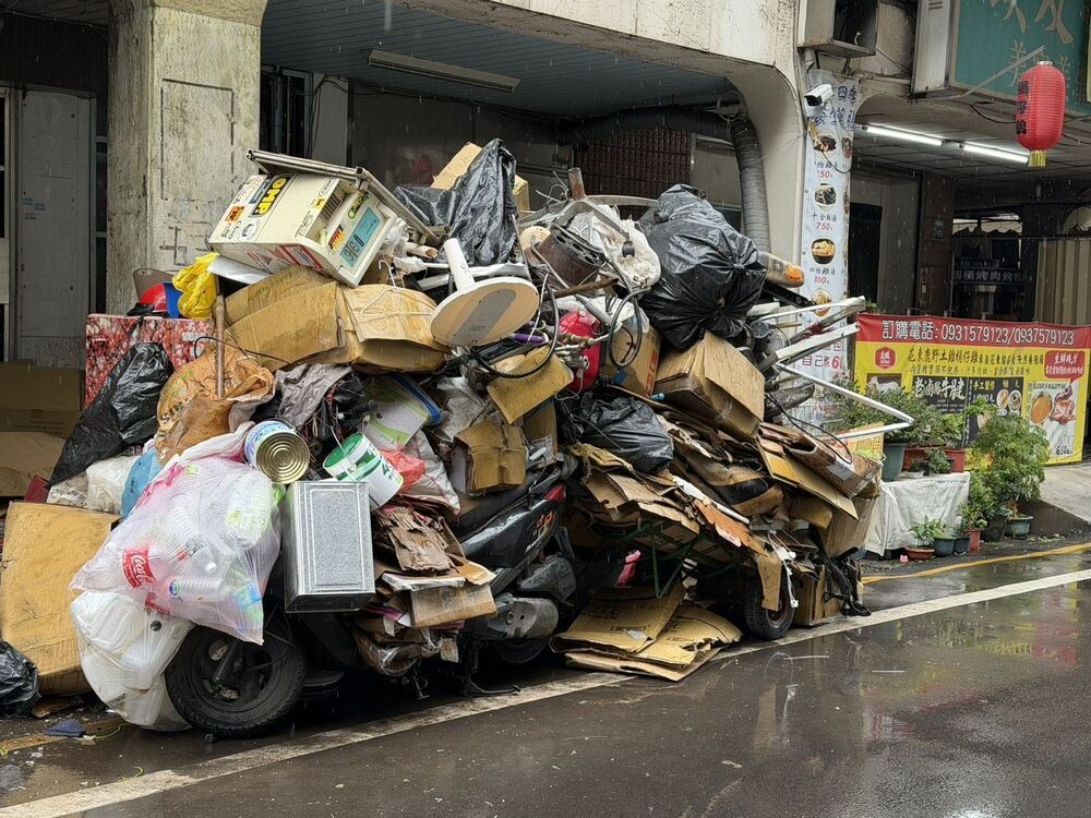 桃市府出手強制排除囤積髒亂點
