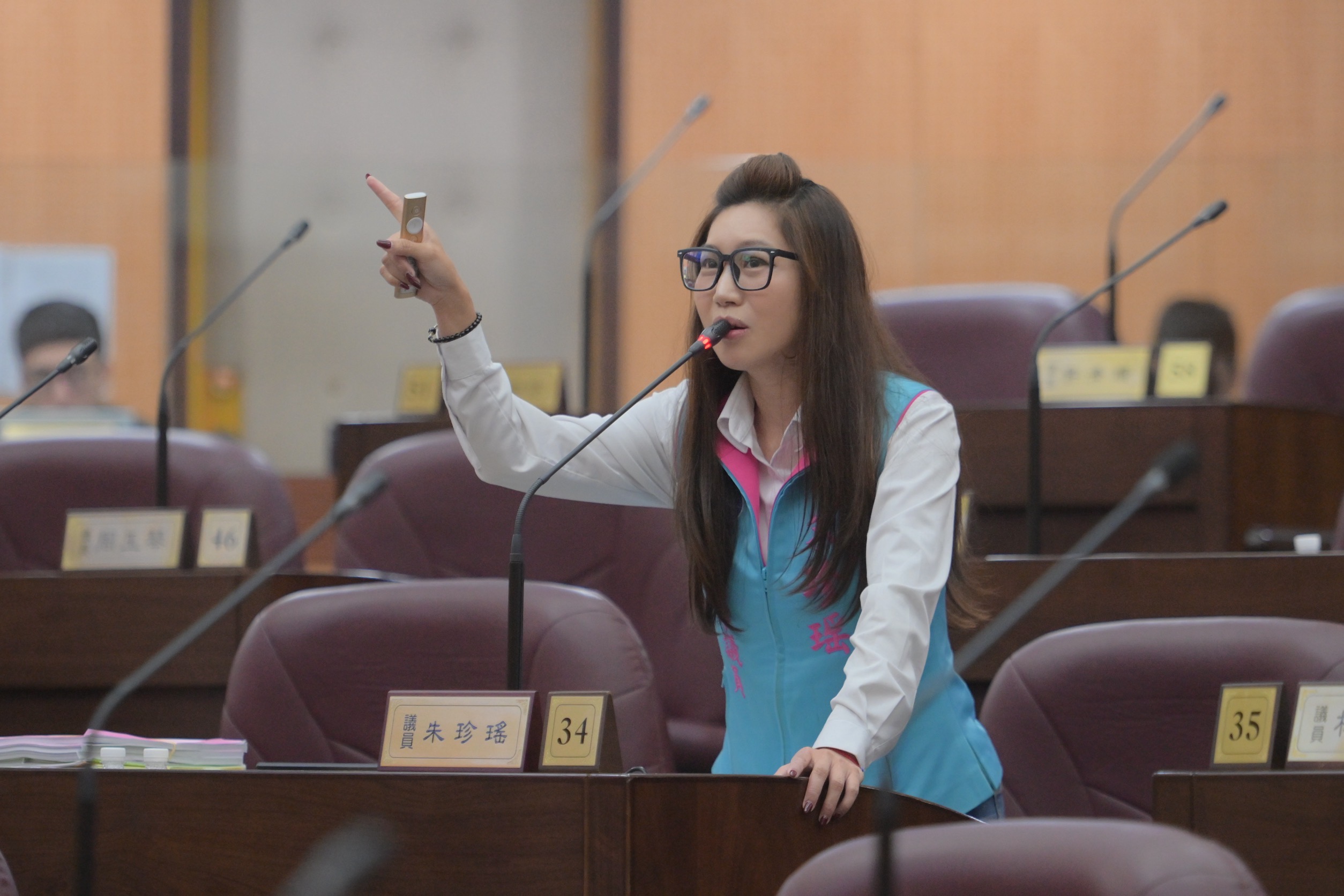朱珍瑤市政總質詢：醫護背景專業出擊 強力監督托育專法上路、長照3.0配套